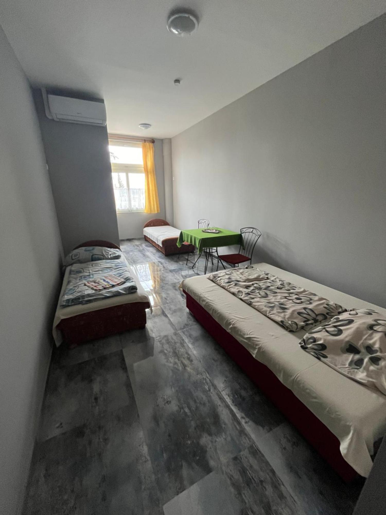 Lilla Motel Hegyeshalom Exterior foto