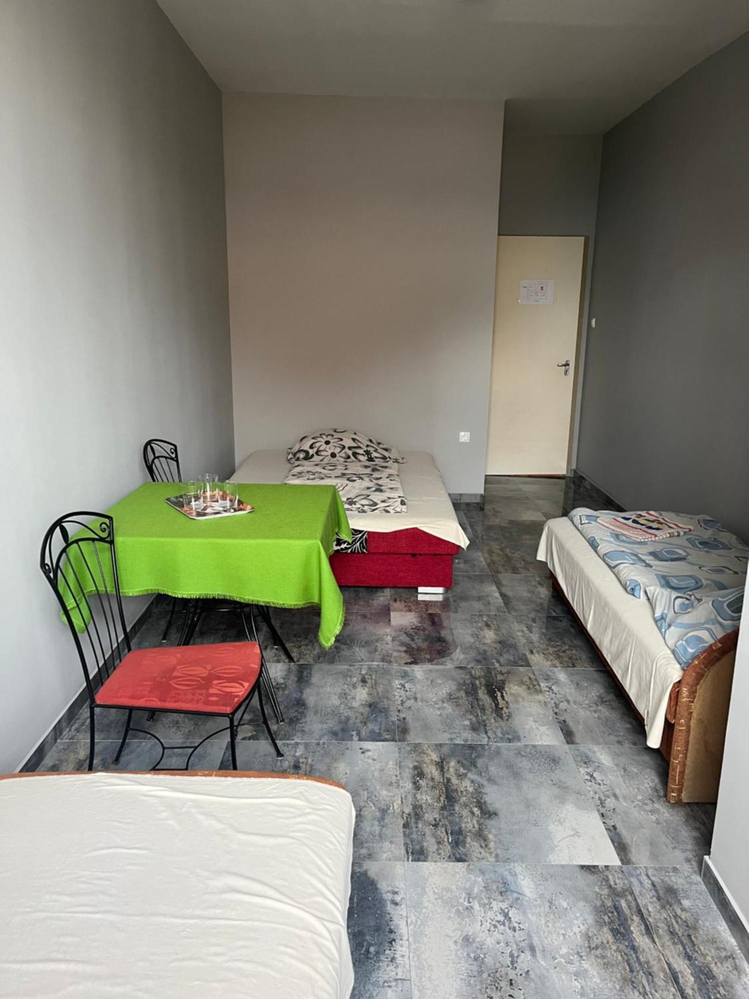 Lilla Motel Hegyeshalom Exterior foto
